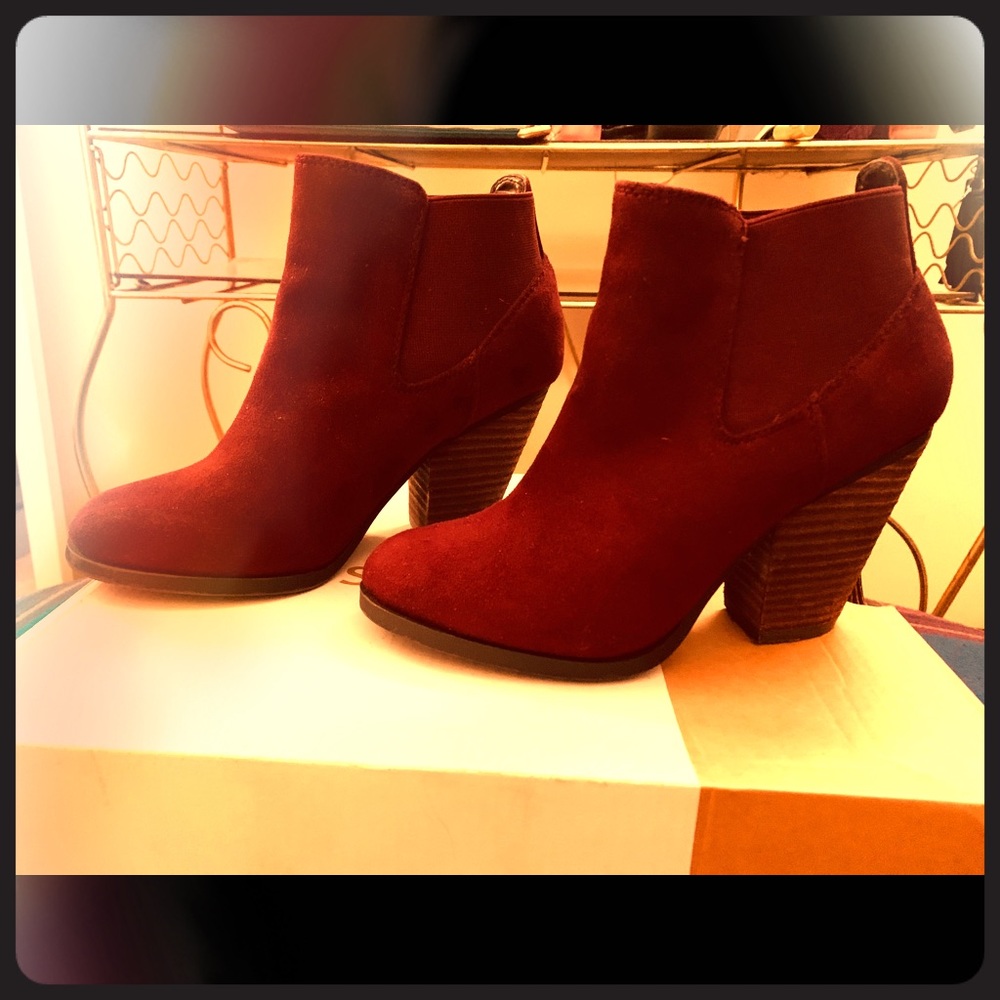 Call IT Spring Ankle Burgundy booties